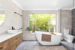 Refresh at Rocky Fingal Bay